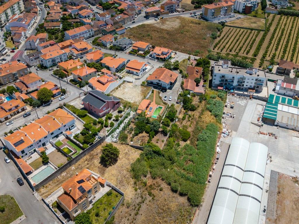 House T4+ in União das freguesias de Lourinhã e Atalaia — image 47