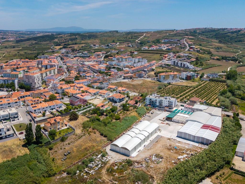House T4+ in União das freguesias de Lourinhã e Atalaia — image 48