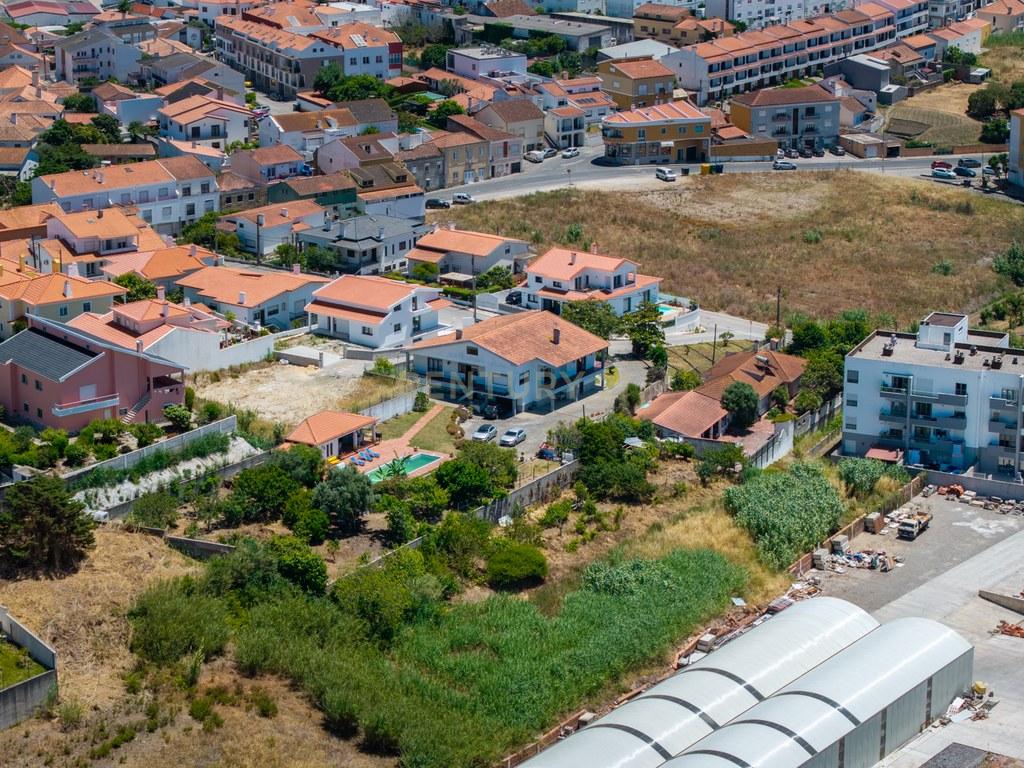 House T4+ in União das freguesias de Lourinhã e Atalaia — image 49