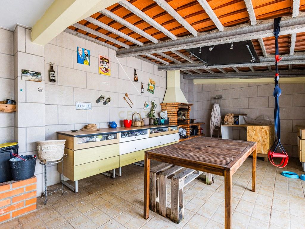 House T4+ in União das freguesias de Marrazes e Barosa — image 10