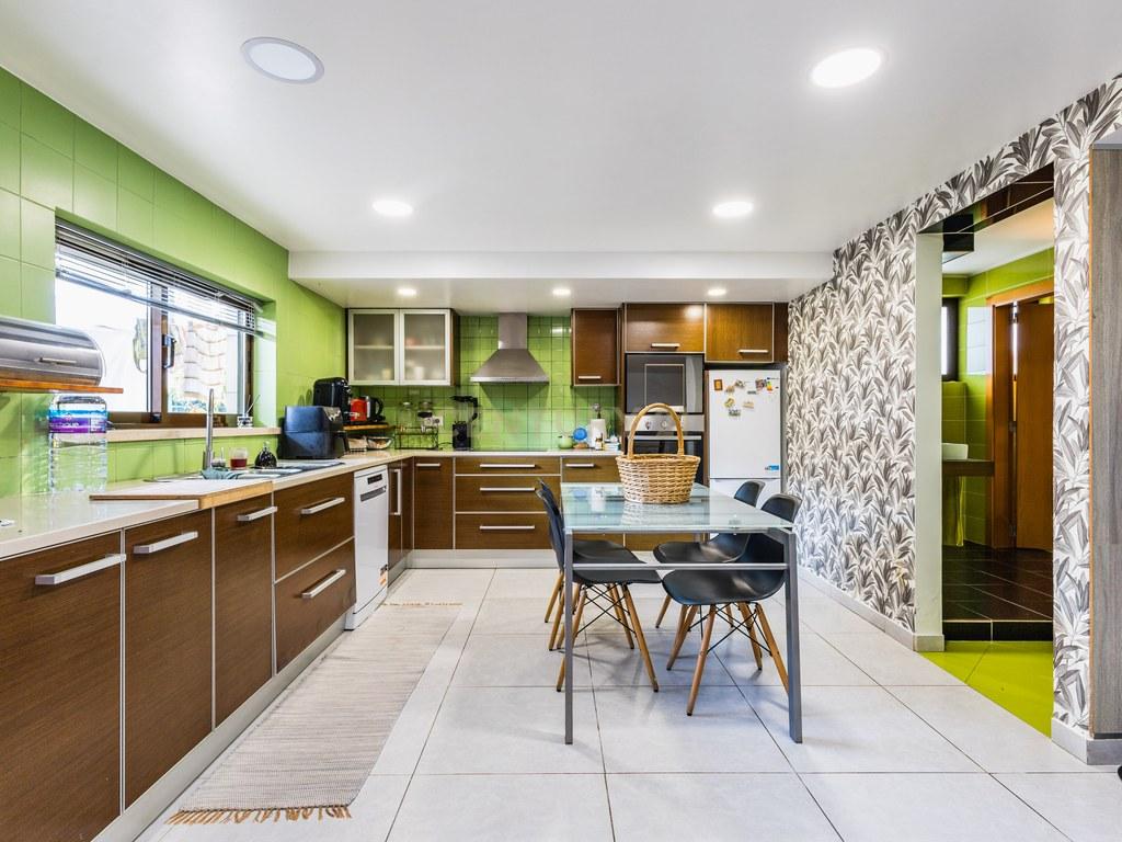 House T4+ in União das freguesias de Marrazes e Barosa — image 16