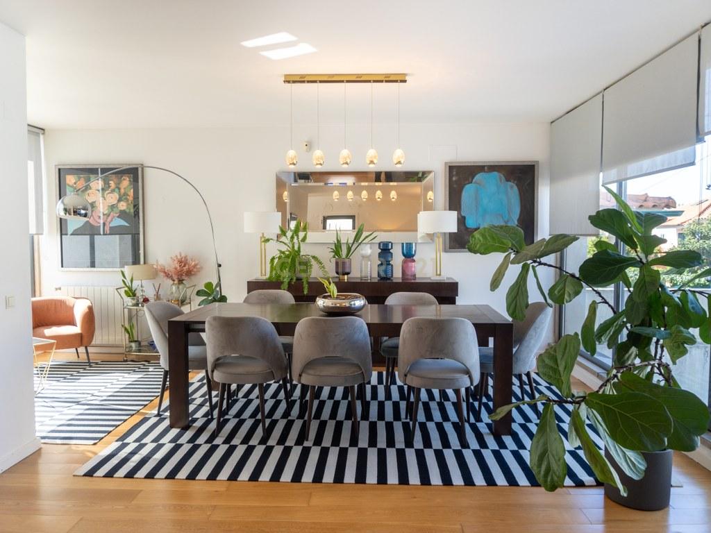 House T4+ in União das freguesias de Oeiras e São Julião da Barra, Paço de Arcos e Caxias — image 02