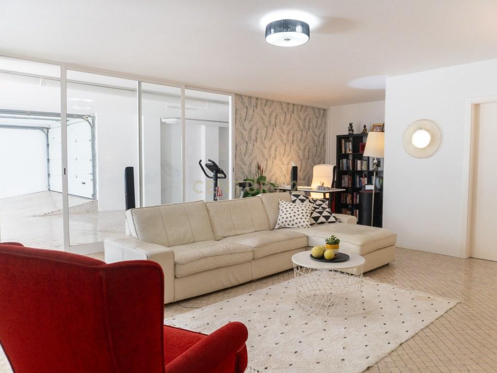 House T4+ in União das freguesias de Oeiras e São Julião da Barra, Paço de Arcos e Caxias — image 16