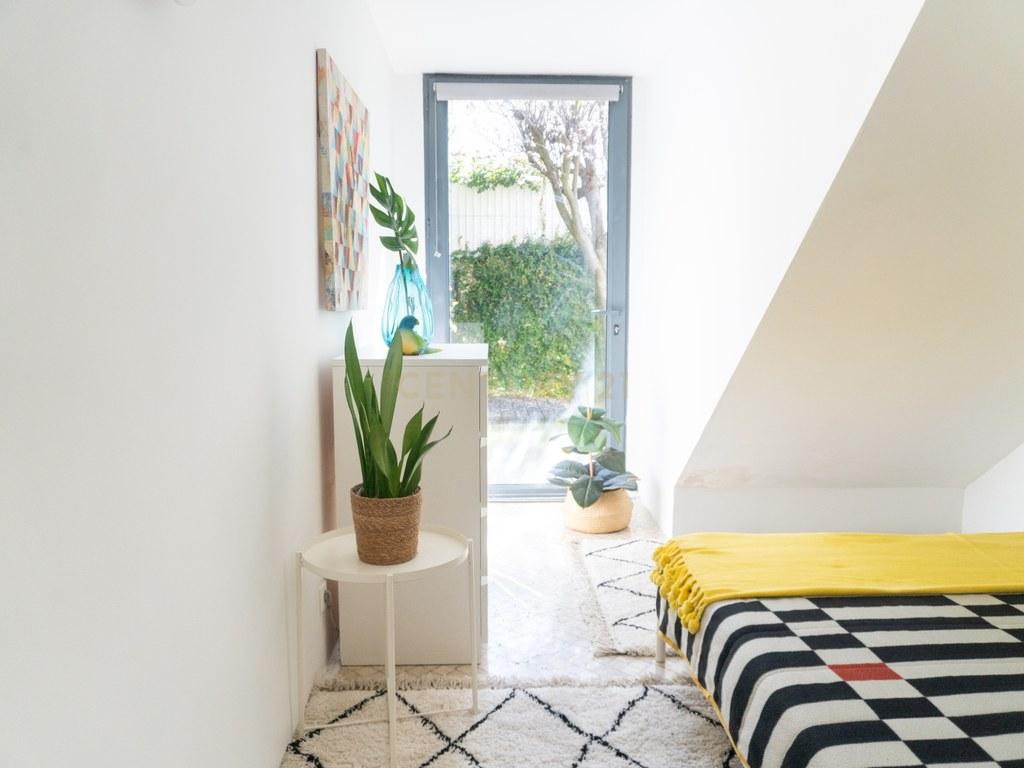 House T4+ in União das freguesias de Oeiras e São Julião da Barra, Paço de Arcos e Caxias — image 17