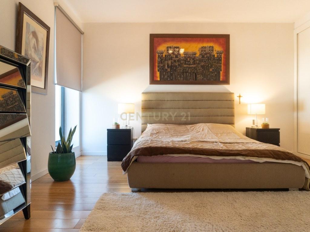 House T4+ in União das freguesias de Oeiras e São Julião da Barra, Paço de Arcos e Caxias — image 27