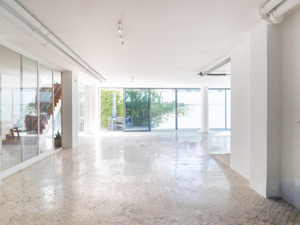 House T4+ in União das freguesias de Oeiras e São Julião da Barra, Paço de Arcos e Caxias — image 37