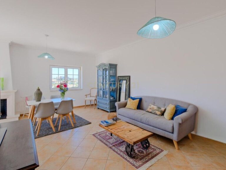 House T4+ in Vila Franca de Xira — image 01