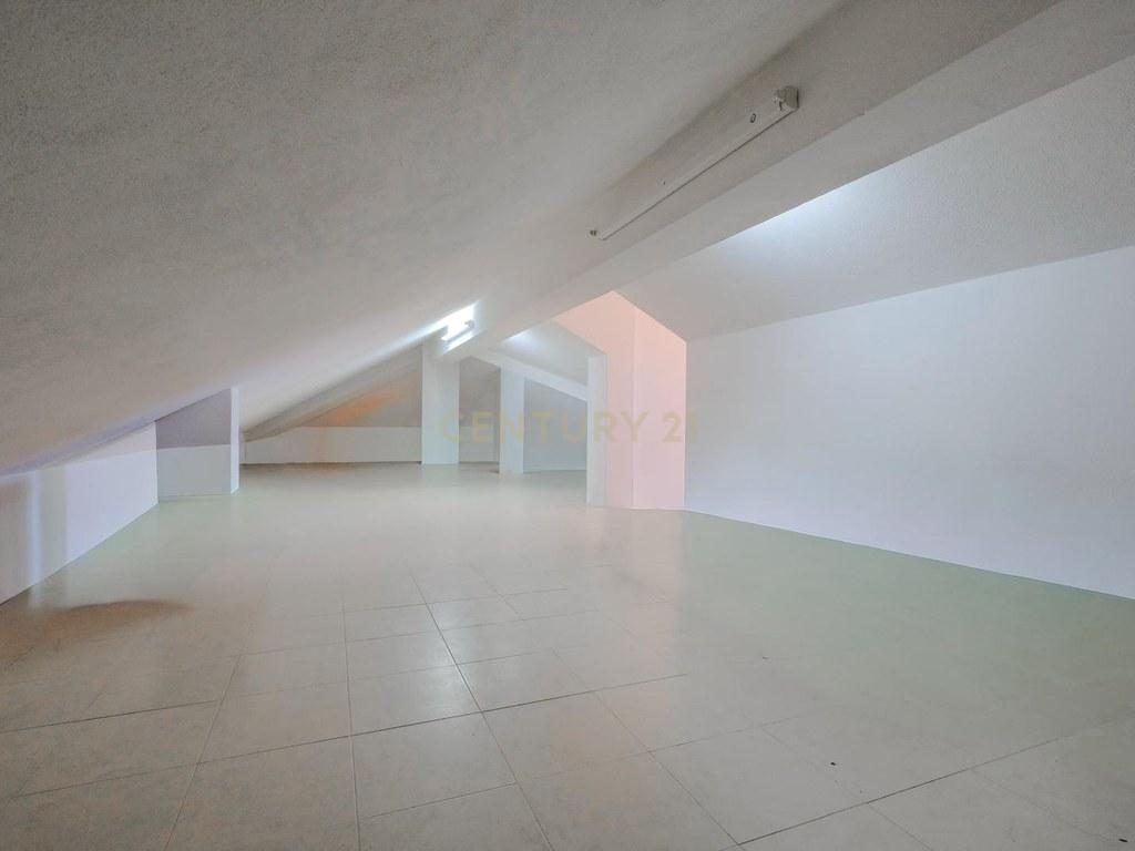 House T4+ in Vila Franca de Xira — image 06