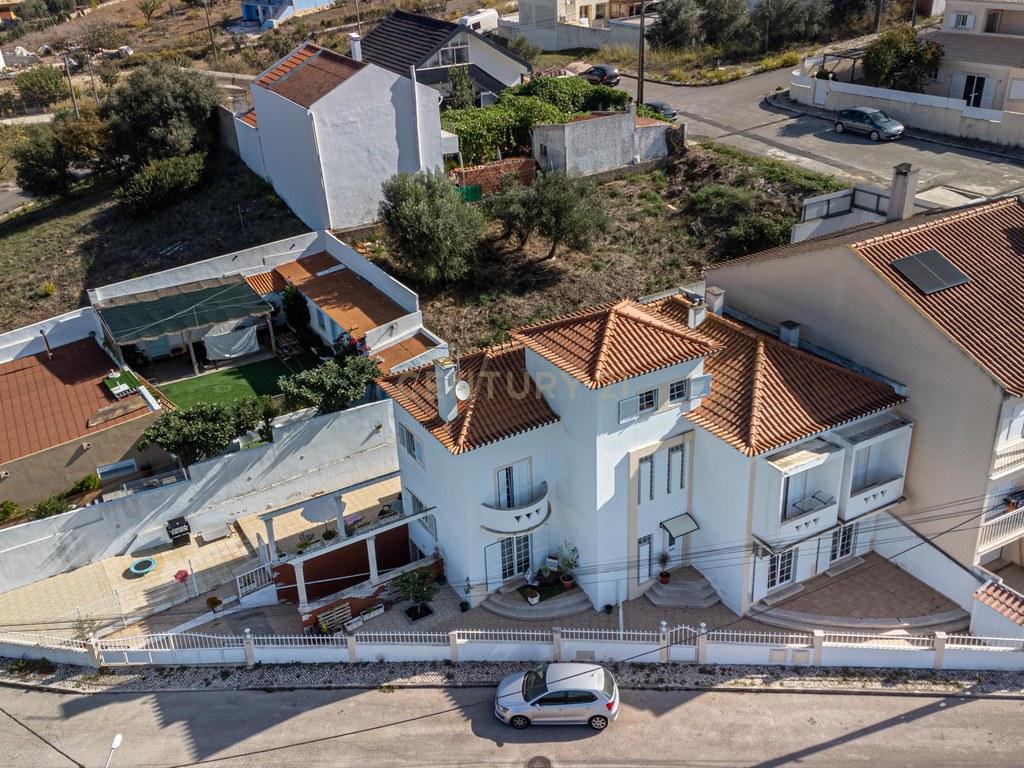 House T4+ in Vila Franca de Xira — image 20