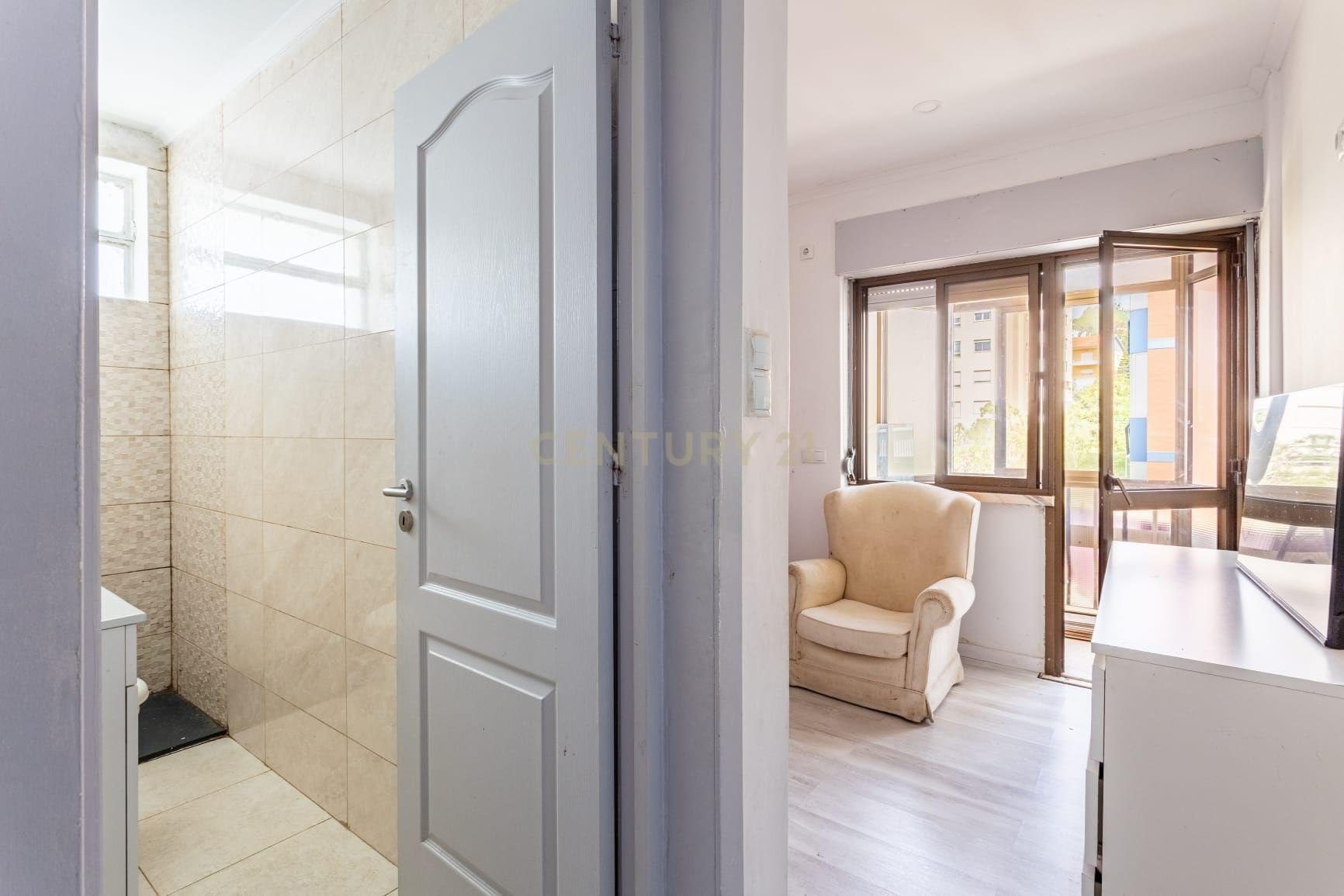 3-bedroom apartment in Ramada with 92 m² and an incredible view over Lisbon — C0364-06393 — image 05