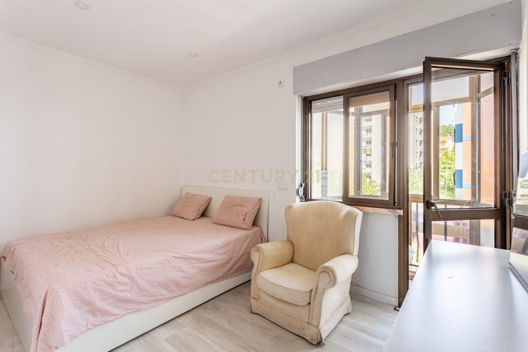 3-bedroom apartment in Ramada with 92 m² and an incredible view over Lisbon — C0364-06393 — image 11