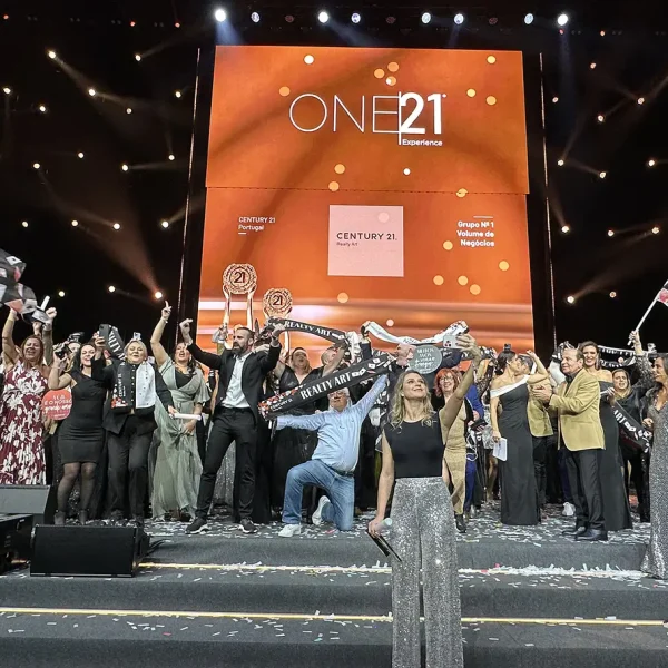 a-realtyart-century21